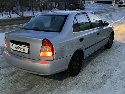 Hyundai Accent 2002 года за 1 600 000 тг. в Актобе – фото 4