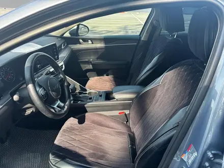 Kia K5 2022 года за 8 707 950 тг. в Алматы – фото 9