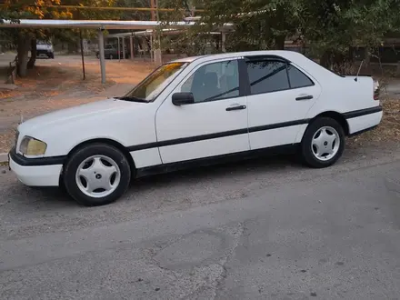 Mercedes-Benz C 180 1994 года за 1 500 000 тг. в Тараз – фото 2