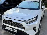 Toyota RAV4 2020 года за 14 900 000 тг. в Караганда – фото 2