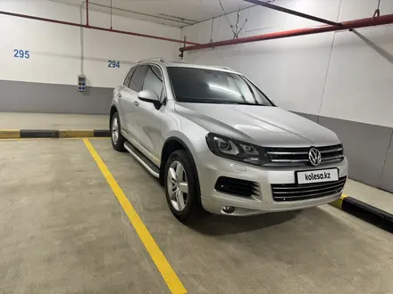 Volkswagen Touareg 2011 года за 8 500 000 тг. в Алматы – фото 2