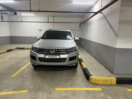Volkswagen Touareg 2011 года за 8 500 000 тг. в Алматы – фото 5
