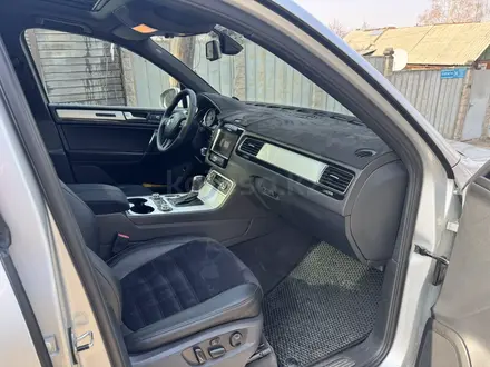 Volkswagen Touareg 2011 года за 8 500 000 тг. в Алматы – фото 7