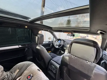 Volkswagen Touareg 2011 года за 8 500 000 тг. в Алматы – фото 6