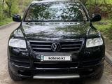 Volkswagen Touareg 2006 года за 6 500 000 тг. в Алматы