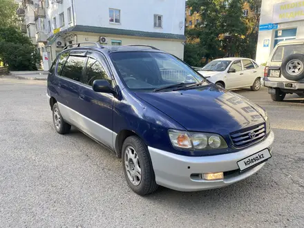 Toyota Ipsum 1996 года за 3 150 000 тг. в Усть-Каменогорск