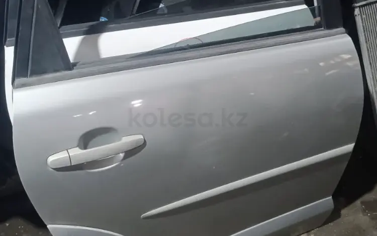 Задние двери на Pantiac Vibe за 30 000 тг. в Алматы