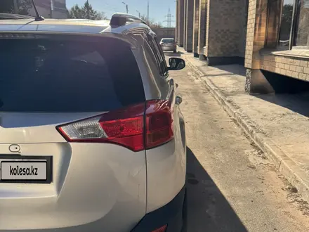 Toyota RAV4 2015 года за 8 500 000 тг. в Караганда – фото 2