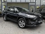 Toyota RAV4 2023 года за 14 800 000 тг. в Шымкент