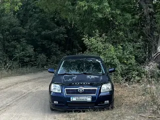 Toyota Avensis, 2004