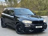 BMW X5 2015 года за 7 700 000 тг. в Караганда – фото 2