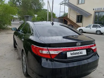 Hyundai Grandeur 2015 года за 7 500 000 тг. в Алматы – фото 21