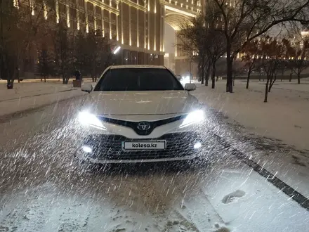 Toyota Camry 2019 года за 14 000 000 тг. в Астана – фото 29