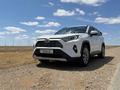 Toyota RAV4 2021 года за 14 500 000 тг. в Атырау – фото 2
