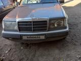 Mercedes-Benz E 260 1988 годаfor800 000 тг. в Семей
