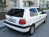 Volkswagen Golf 1993 года за 1 600 000 тг. в Алматы – фото 2