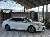 Toyota Camry 2017 года за 12 600 000 тг. в Тараз – фото 2