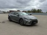 Toyota Camry Luxe eCVT 2026 года за 24 190 000 тг. в Актобе