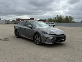 Toyota Camry Luxe eCVT