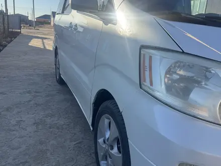 Toyota Alphard 2004 года за 6 000 000 тг. в Атырау – фото 2