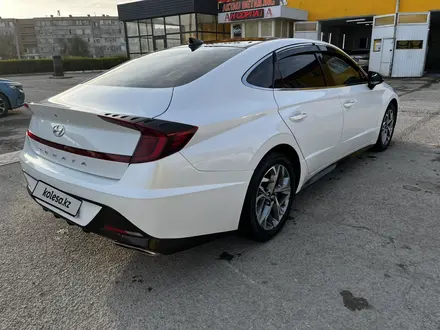 Hyundai Sonata 2020 года за 10 000 000 тг. в Актау – фото 2