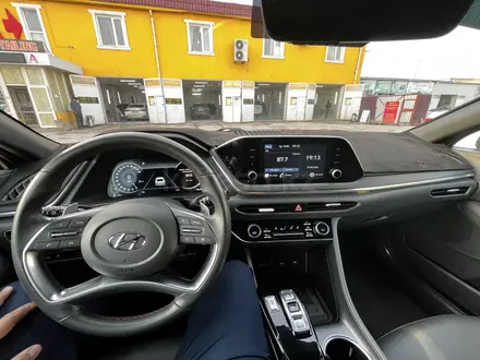 Hyundai Sonata 2020 года за 10 000 000 тг. в Актау – фото 8