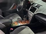 Toyota Camry 2007 годаүшін5 500 000 тг. в Сатпаев – фото 2
