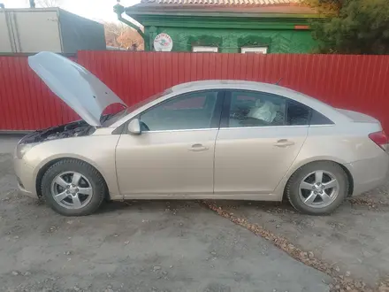 Chevrolet Cruze 2011 года за 3 150 000 тг. в Павлодар – фото 2