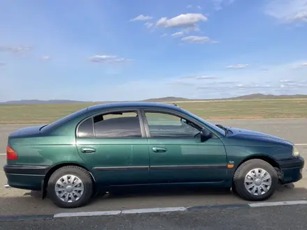 Toyota Avensis 1998 года за 1 900 000 тг. в Семей – фото 4