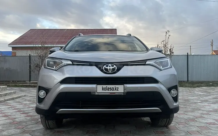 Toyota RAV4 2016 годаүшін11 000 000 тг. в Атырау