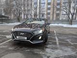 Hyundai Sonata 2018 годаfor9 800 000 тг. в Алматы – фото 2