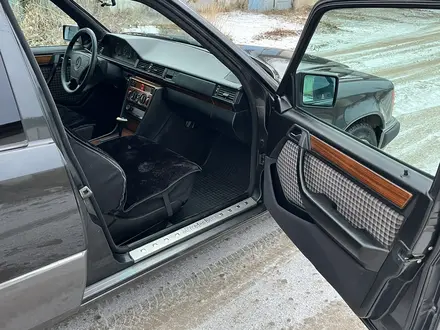 Mercedes-Benz E 280 1994 года за 2 600 000 тг. в Актобе – фото 9