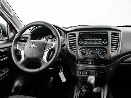 Mitsubishi L200 DC Intense 2021 года за 13 490 000 тг. в Алматы – фото 13