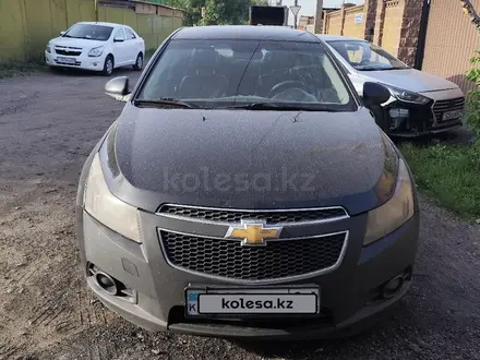 Chevrolet Cruze 2011 года за 3 000 000 тг. в Астана – фото 3
