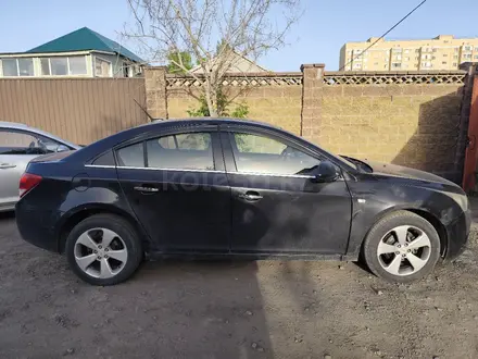 Chevrolet Cruze 2011 года за 3 000 000 тг. в Астана – фото 4
