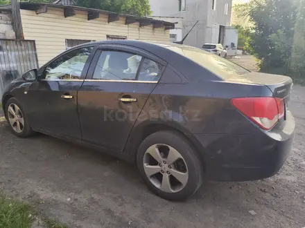 Chevrolet Cruze 2011 года за 3 000 000 тг. в Астана – фото 6
