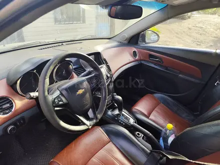 Chevrolet Cruze 2011 года за 3 000 000 тг. в Астана – фото 8