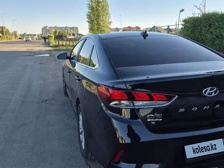 Hyundai Sonata 2019 года за 7 700 000 тг. в Астана – фото 2