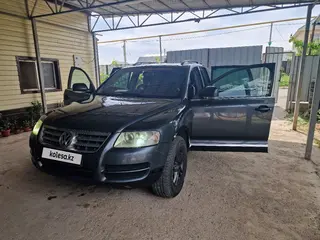 Volkswagen Touareg, 2004