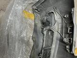 Бампер на бмв ф10 до рест, оригинал, в хорошем состоянии за 140 000 тг. в Алматы – фото 4