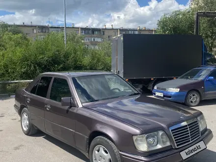 Mercedes-Benz E 220 1993 года за 2 600 000 тг. в Караганда – фото 18