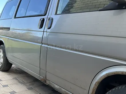 Volkswagen Caravelle 2000 года за 4 500 000 тг. в Павлодар – фото 3