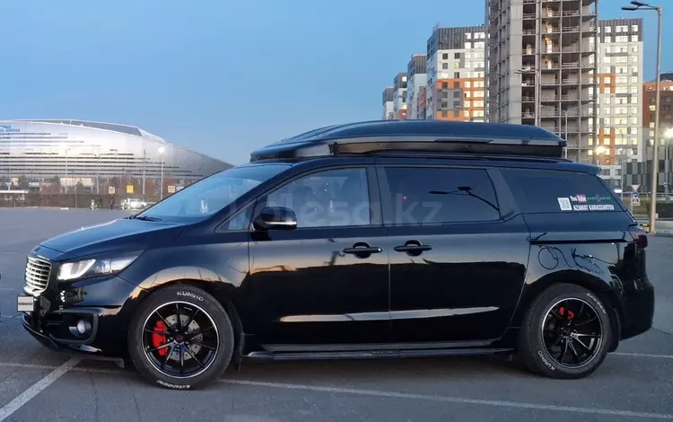 Kia Carnival 2017 года за 12 490 000 тг. в Астана