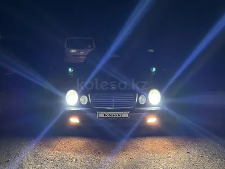 Mercedes-Benz E 230 1997 года за 3 300 000 тг. в Жезказган