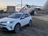 Toyota RAV4 2016 года за 13 000 000 тг. в Актобе