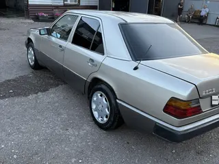 Mercedes-Benz E 260