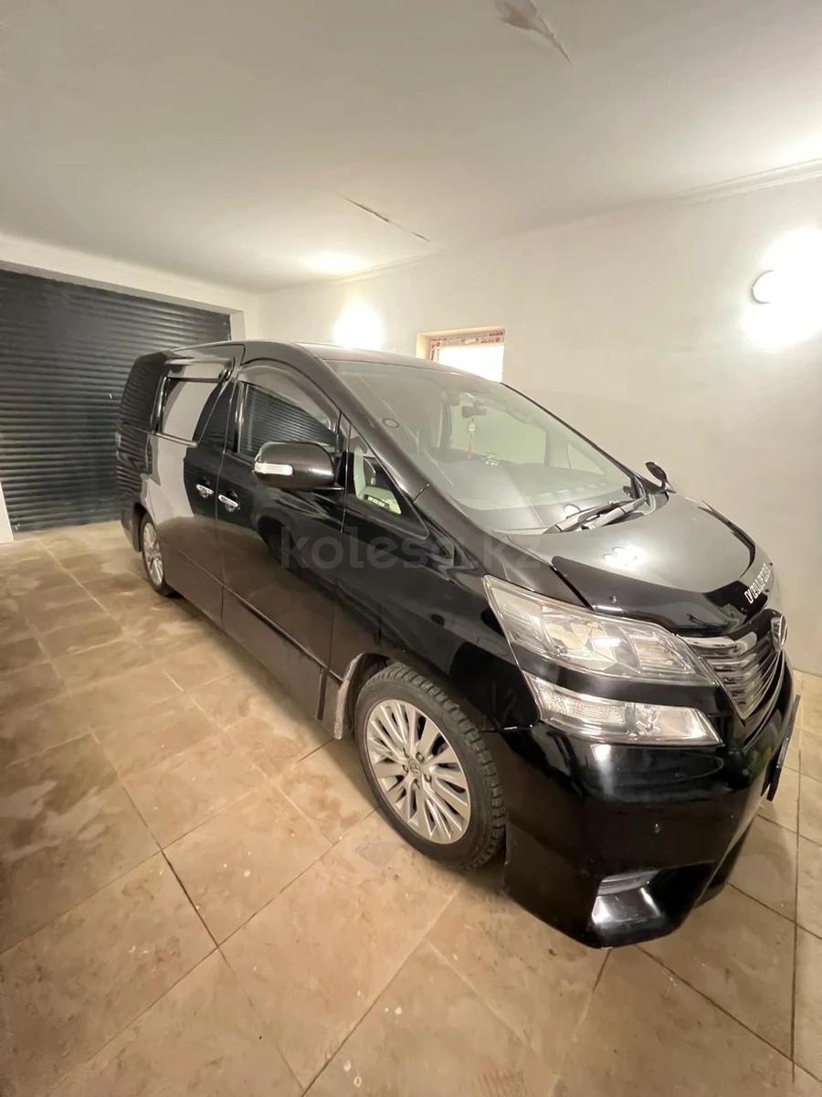 Toyota Vellfire 2010 г.