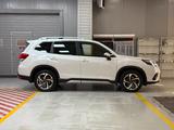 Subaru Forester 2023 года за 14 190 000 тг. в Алматы – фото 5