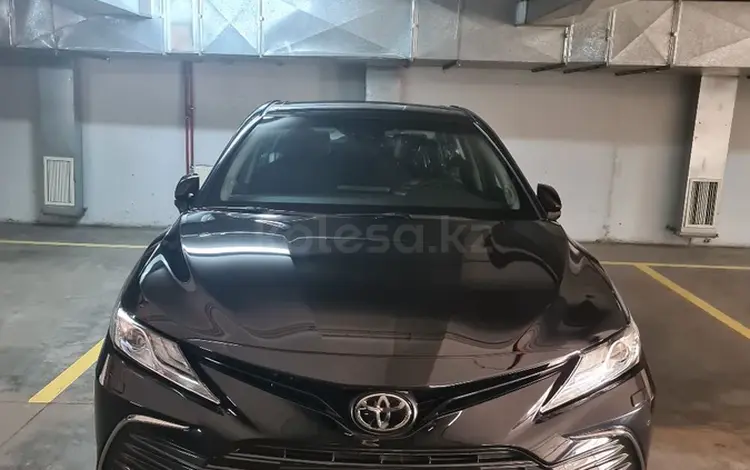 Toyota Camry 2023 года за 19 900 000 тг. в Астана