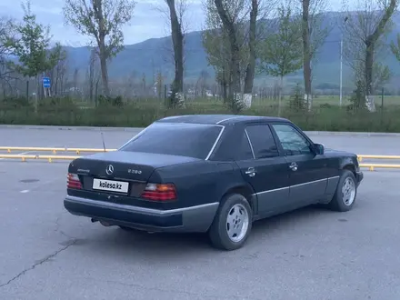 Mercedes-Benz E 230 1993 года за 1 400 000 тг. в Алматы – фото 5